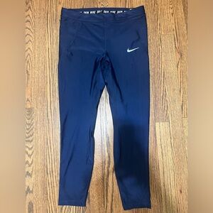 NWT Nike women’s Navy Speed Tight Fit Leggings